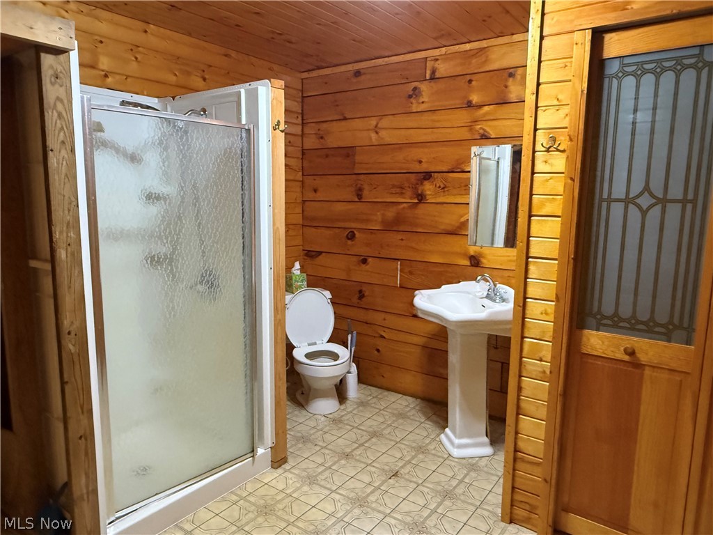 17365 Deerhorn Road Tippecanoe OH 44699