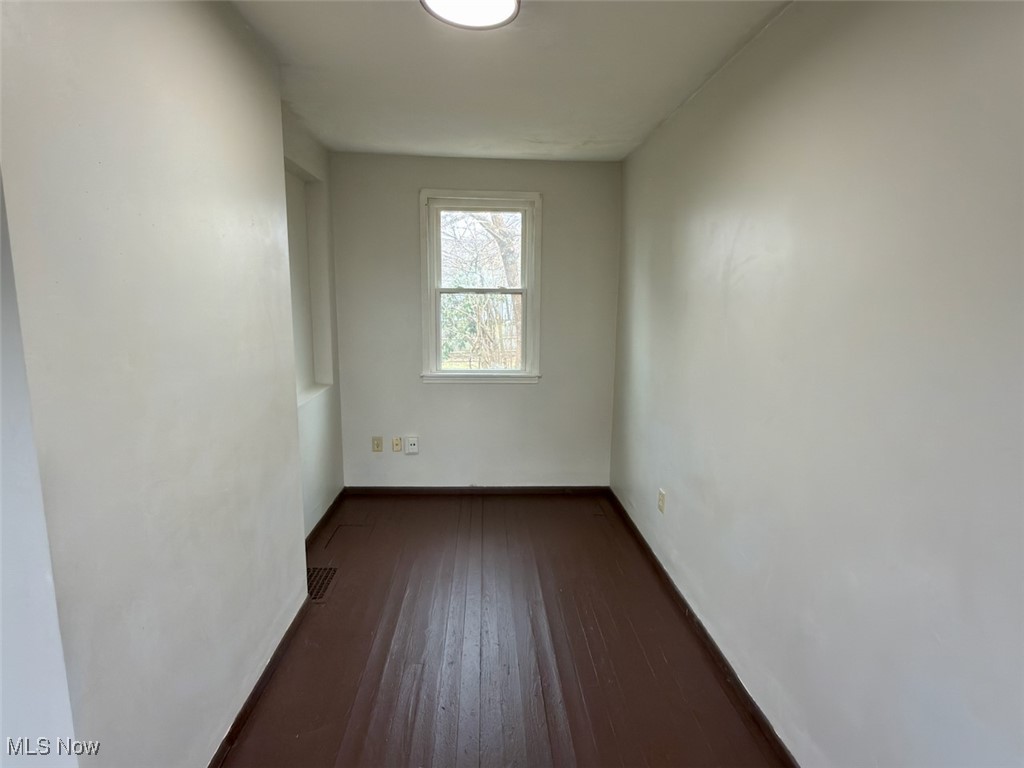 1578 Pilgrim Street Akron OH 44305