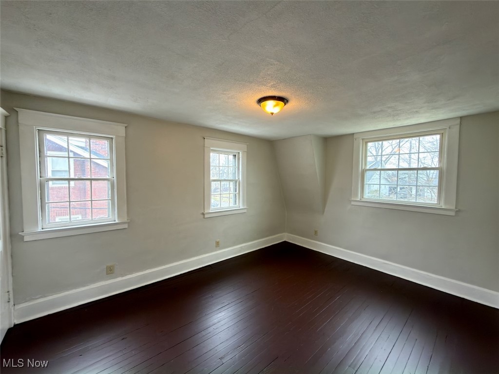 1578 Pilgrim Street Akron OH 44305