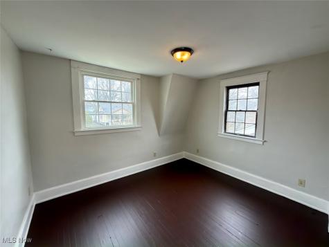 1578 Pilgrim Street Akron OH 44305