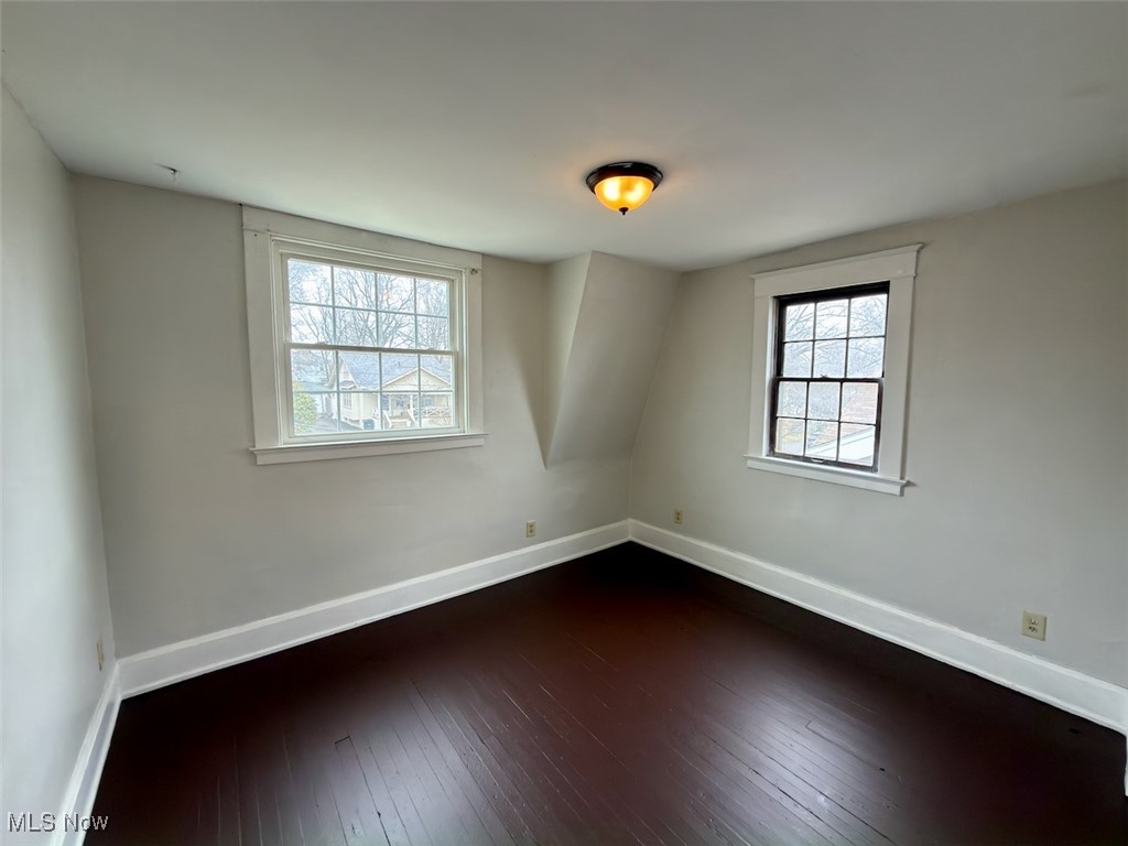 1578 Pilgrim Street Akron OH 44305