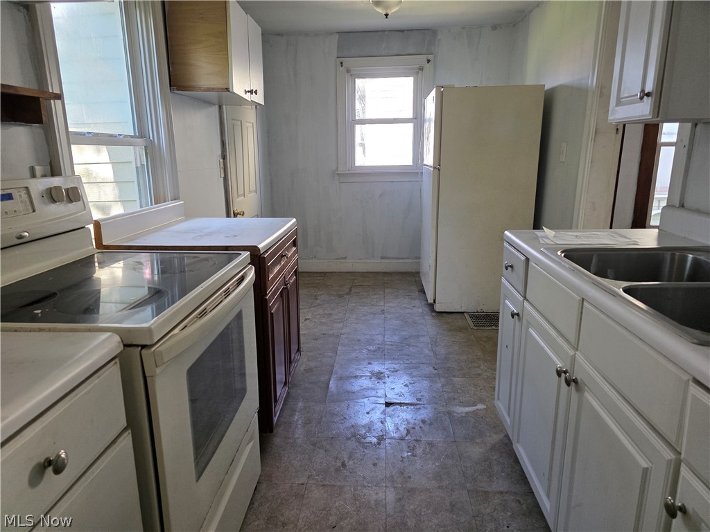 214 W Church Street Newcomerstown OH 43832