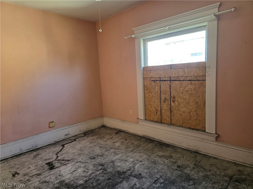 214 W Church Street Newcomerstown OH 43832