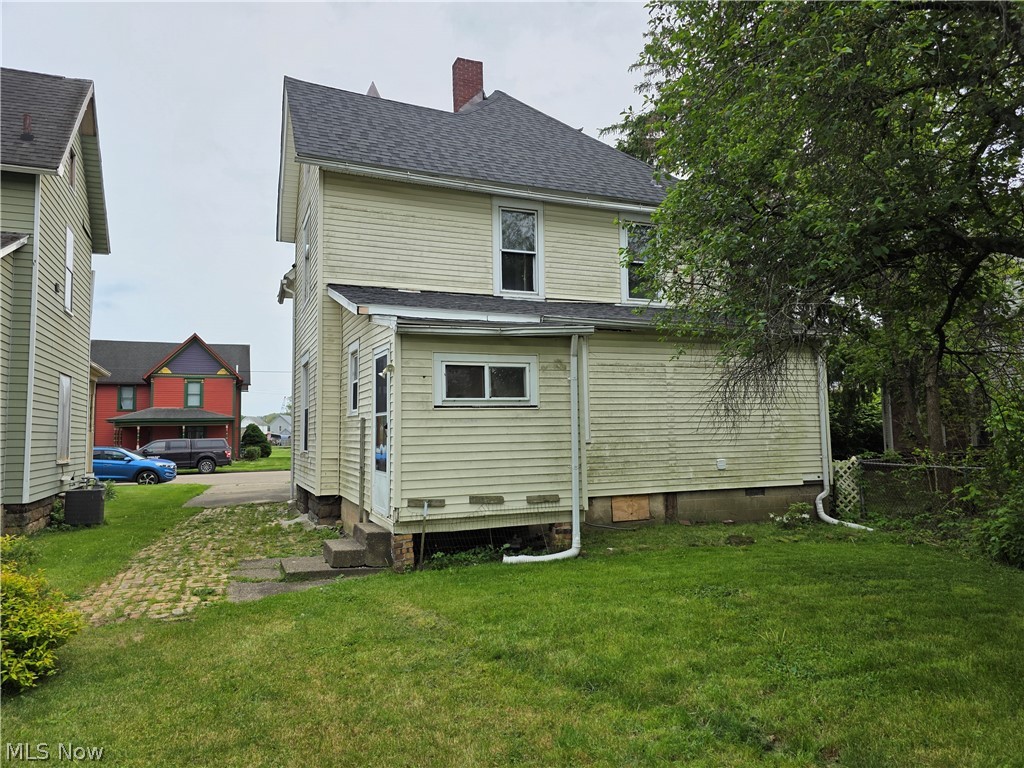 214 W Church Street Newcomerstown OH 43832