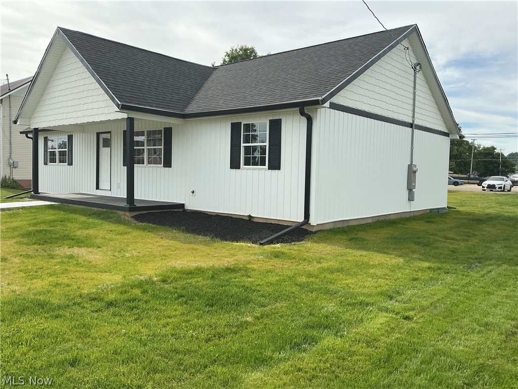 165 W 3rd Street Frazeysburg OH 43822