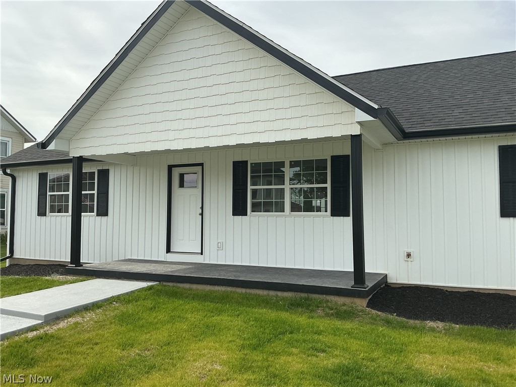 165 W 3rd Street Frazeysburg OH 43822