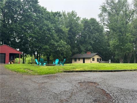 12797 Oakwood Avenue NW Uniontown OH 44685