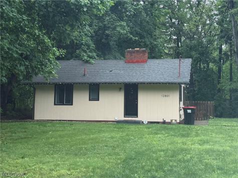 12797 Oakwood Avenue NW Uniontown OH 44685