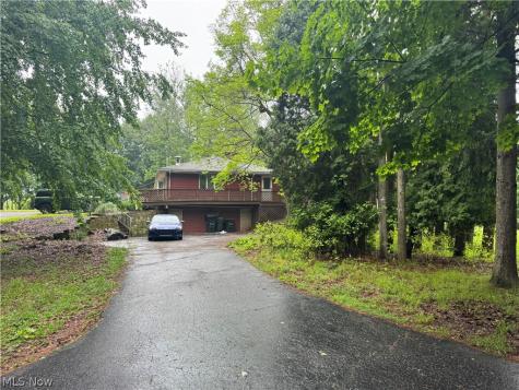 12797 Oakwood Avenue NW Uniontown OH 44685