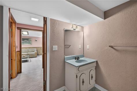34260 Glen Drive Eastlake OH 44095
