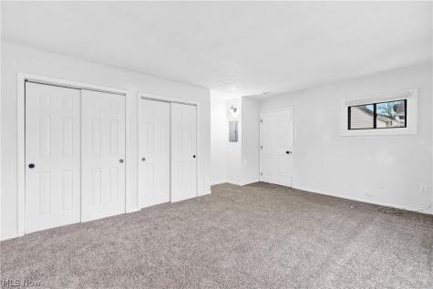 27151 Farringdon Avenue Euclid OH 44132