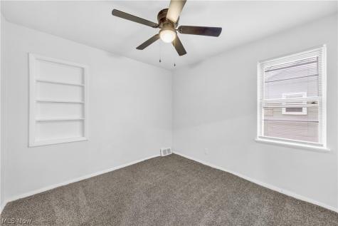 27151 Farringdon Avenue Euclid OH 44132