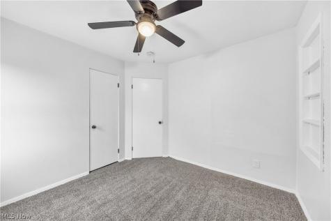 27151 Farringdon Avenue Euclid OH 44132