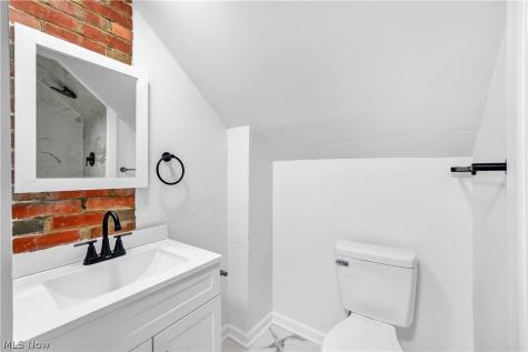 27151 Farringdon Avenue Euclid OH 44132