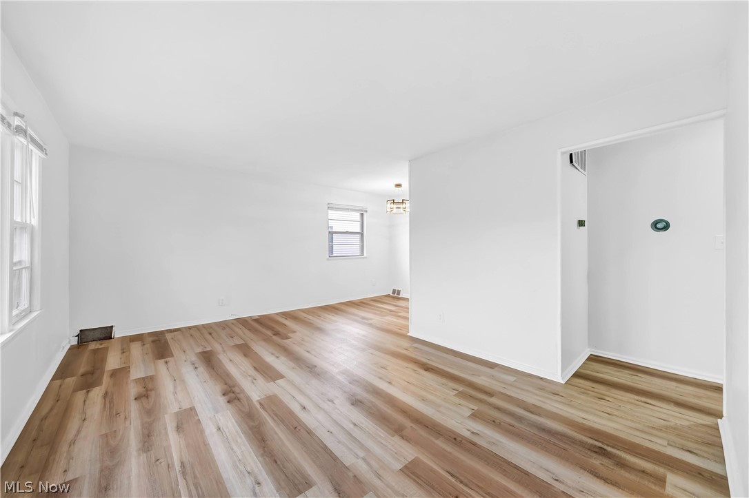 27151 Farringdon Avenue Euclid OH 44132