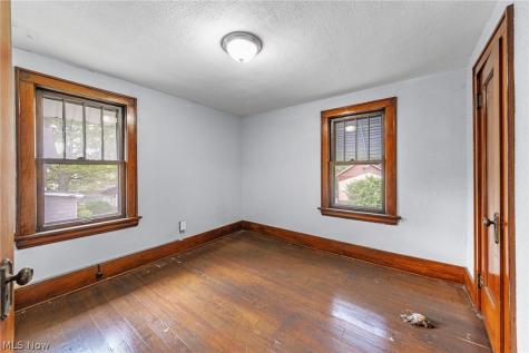1396 Curtis Street Akron OH 44301