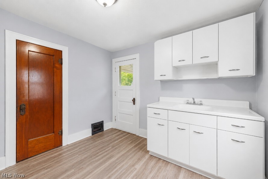 1396 Curtis Street Akron OH 44301