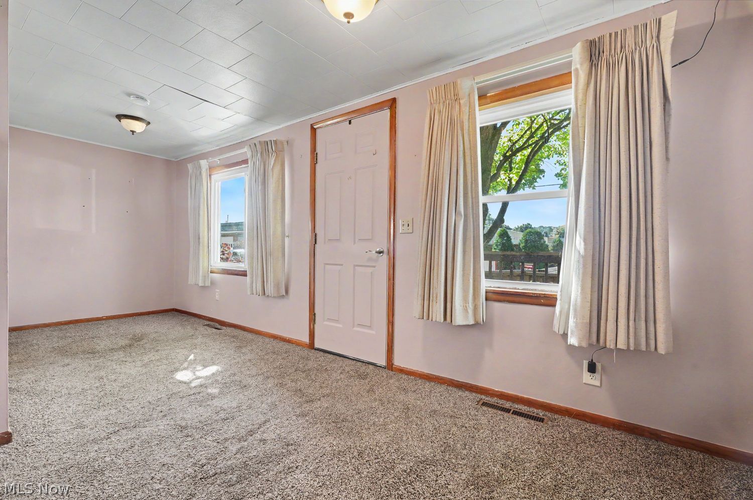 616 E 1st Street Minerva OH 44657
