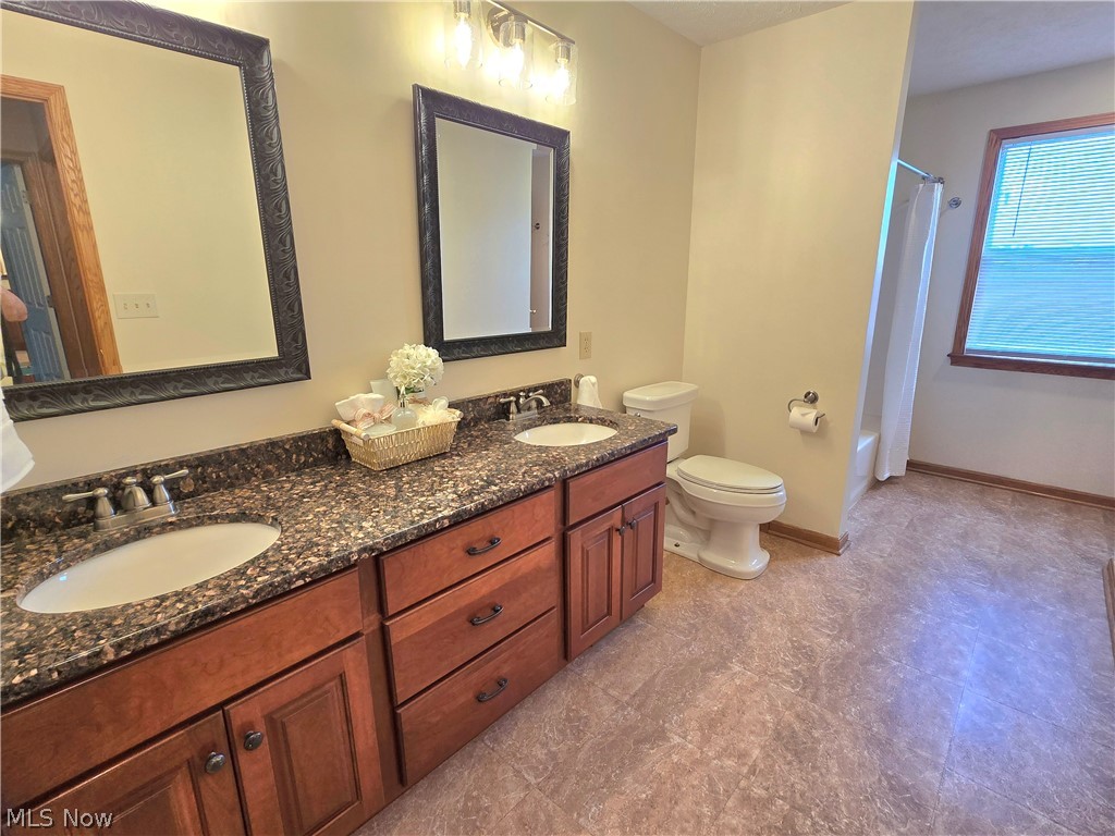 1742 Steese Road Green OH 44685