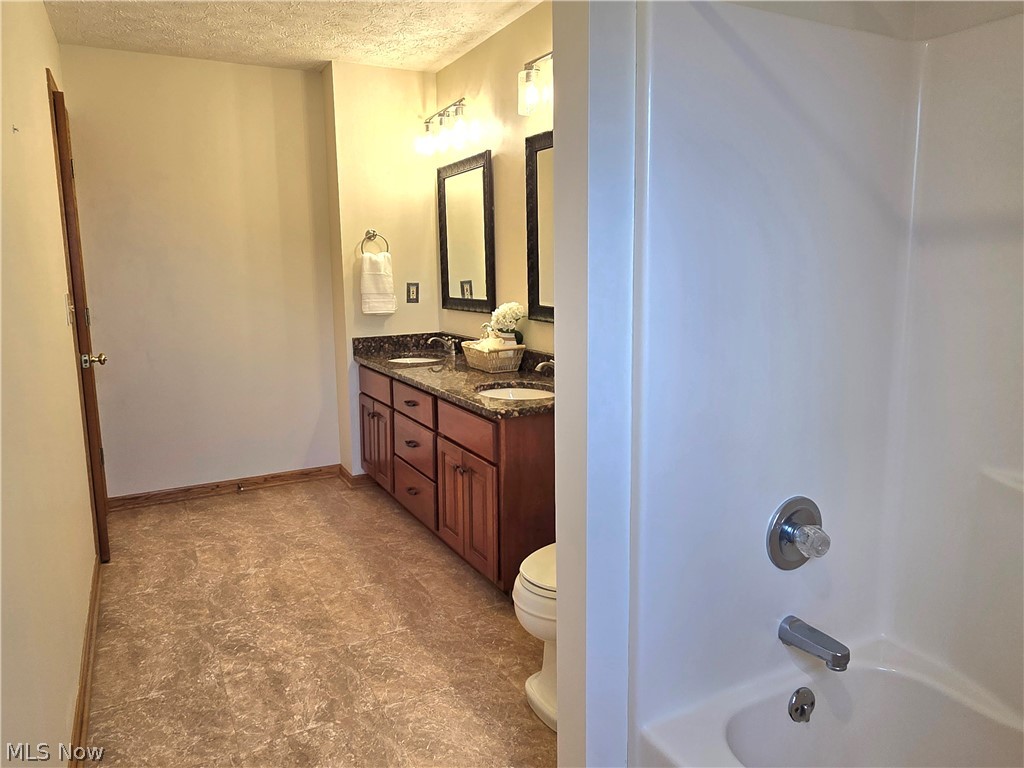 1742 Steese Road Green OH 44685