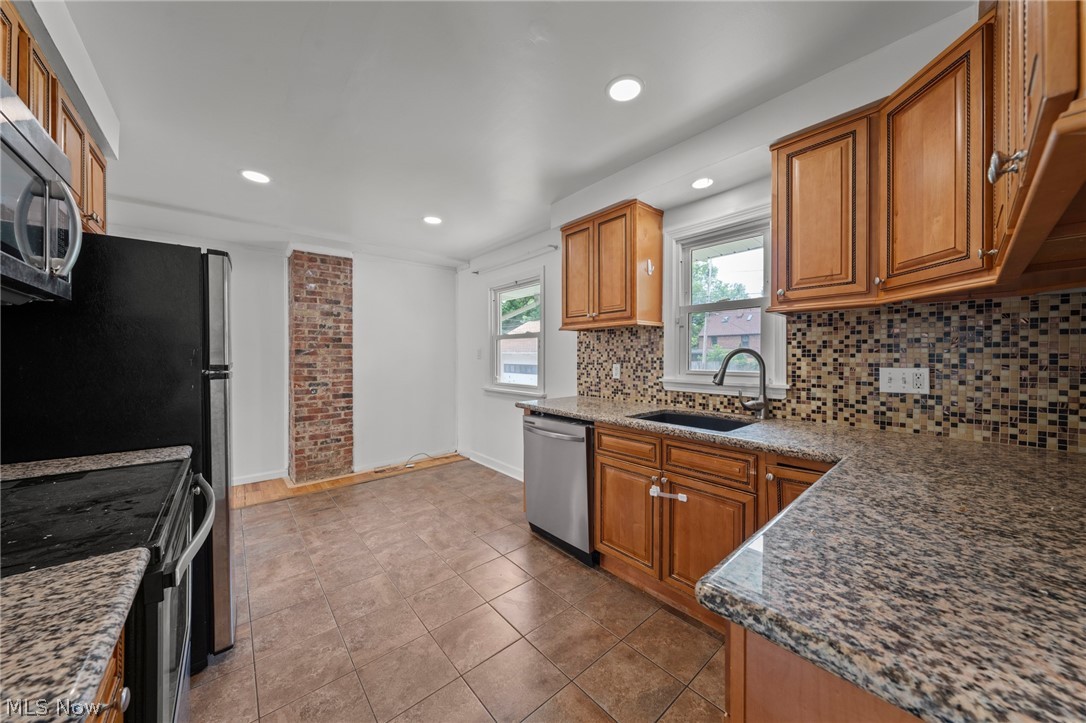 18507 Invermere Avenue Cleveland OH 44122