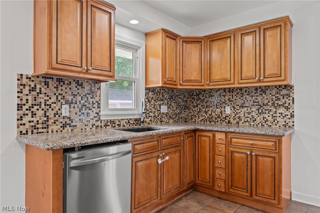 18507 Invermere Avenue Cleveland OH 44122