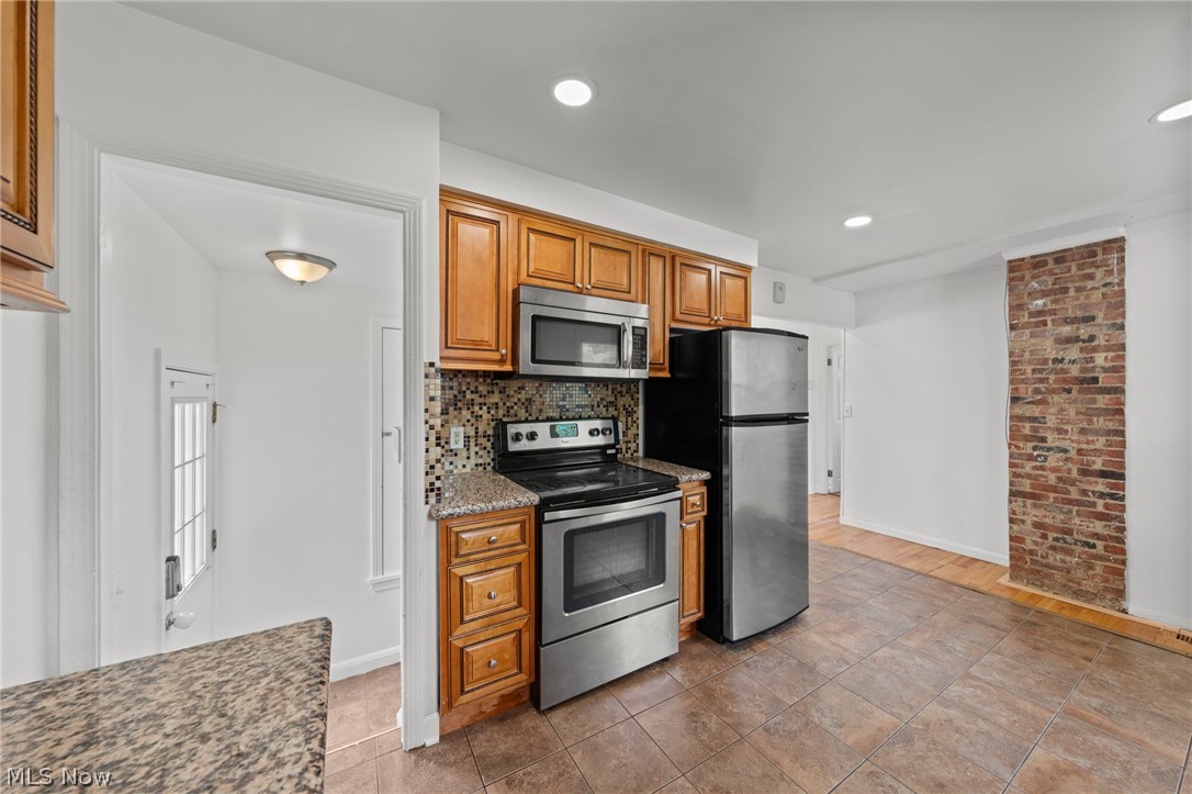 18507 Invermere Avenue Cleveland OH 44122