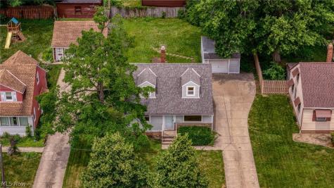 18507 Invermere Avenue Cleveland OH 44122