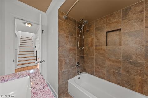 18507 Invermere Avenue Cleveland OH 44122