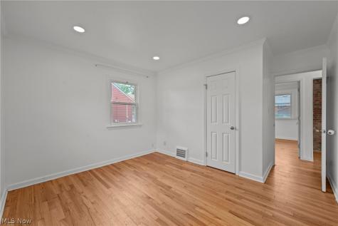 18507 Invermere Avenue Cleveland OH 44122