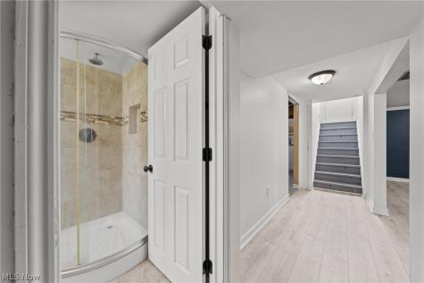 18507 Invermere Avenue Cleveland OH 44122
