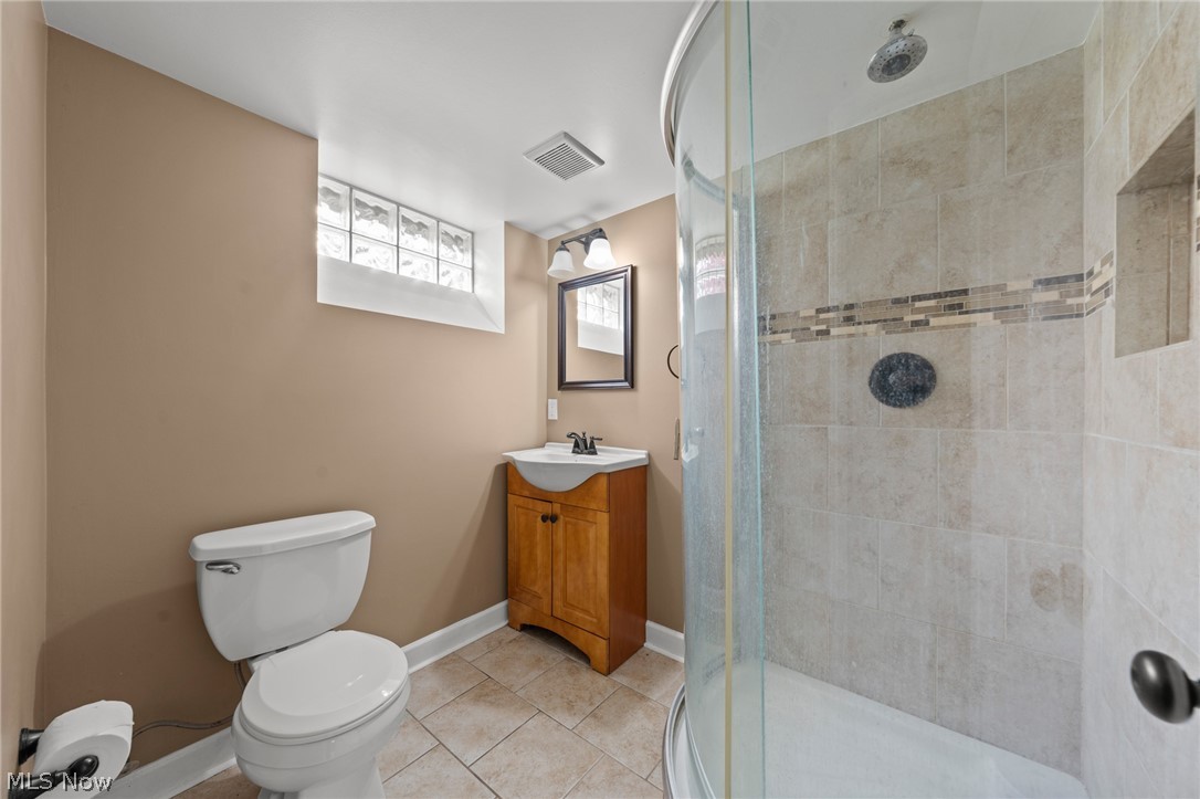 18507 Invermere Avenue Cleveland OH 44122