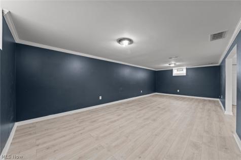 18507 Invermere Avenue Cleveland OH 44122