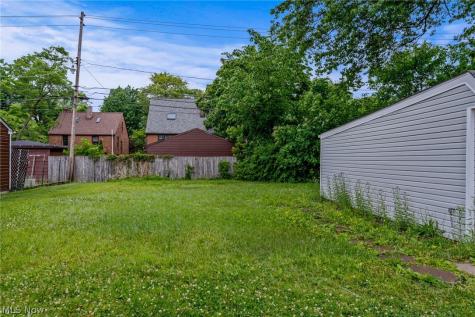 18507 Invermere Avenue Cleveland OH 44122