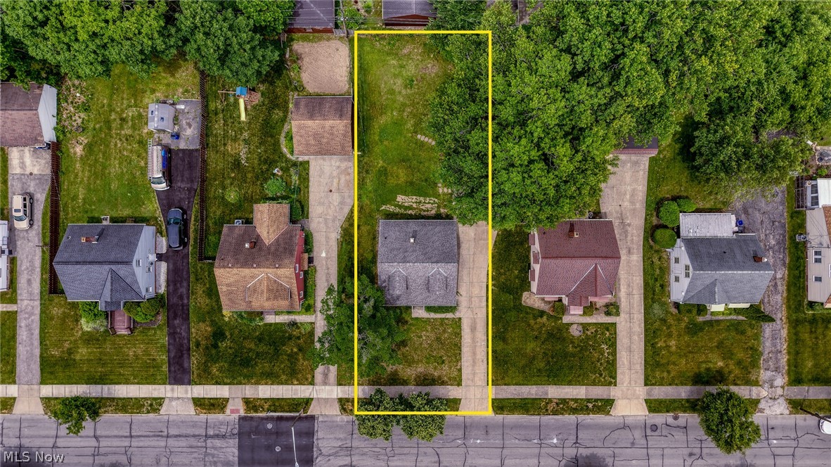18507 Invermere Avenue Cleveland OH 44122