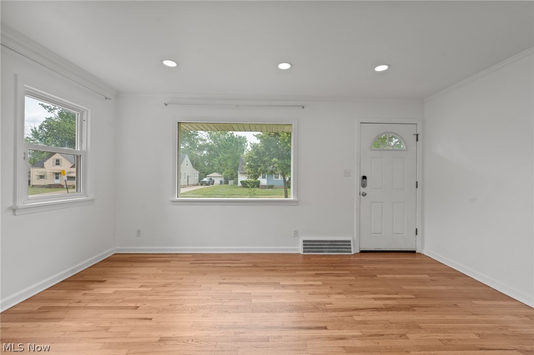 18507 Invermere Avenue Cleveland OH 44122