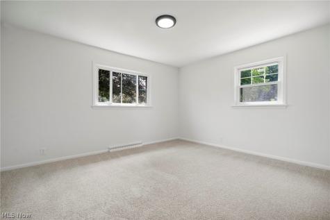 7018 Manor Drive Elyria OH 44035