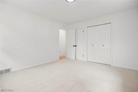 7018 Manor Drive Elyria OH 44035