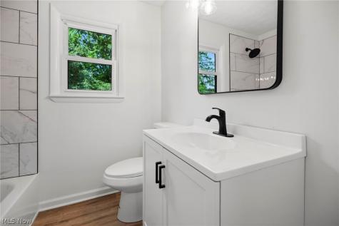 7018 Manor Drive Elyria OH 44035