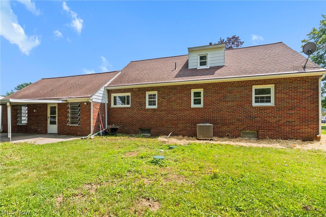 7018 Manor Drive Elyria OH 44035