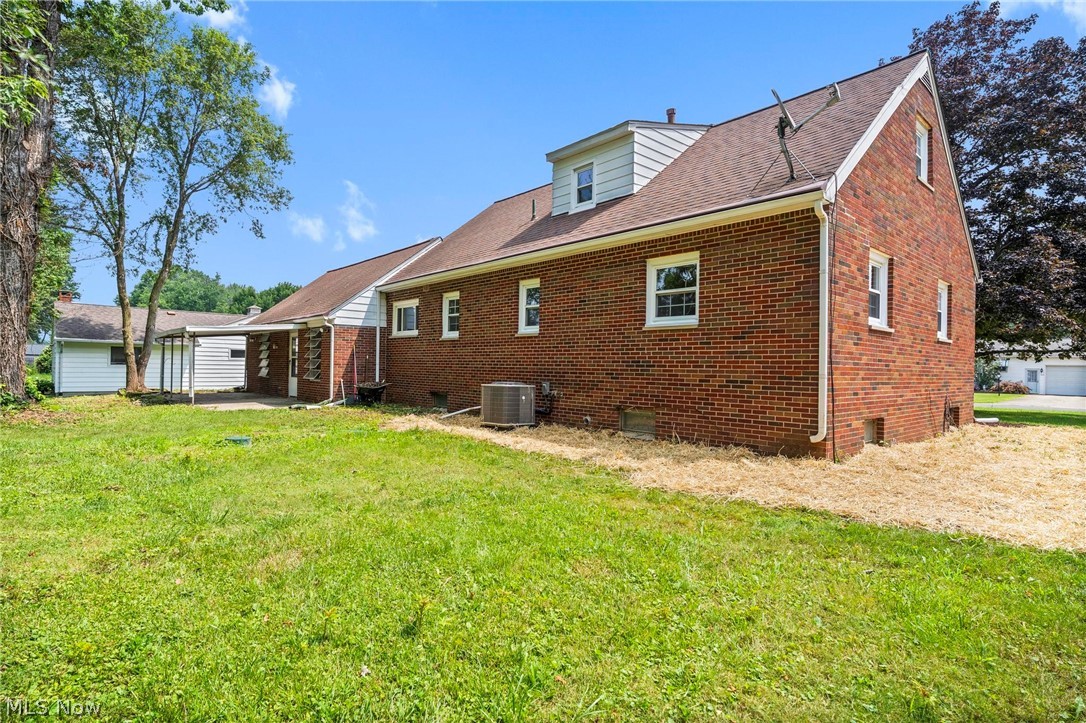7018 Manor Drive Elyria OH 44035