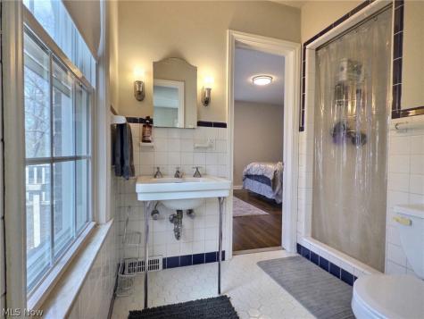 3648 Tolland Road Shaker Heights OH 44122