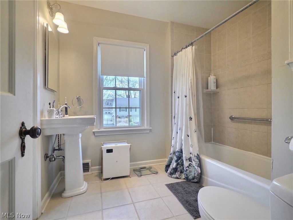 3648 Tolland Road Shaker Heights OH 44122