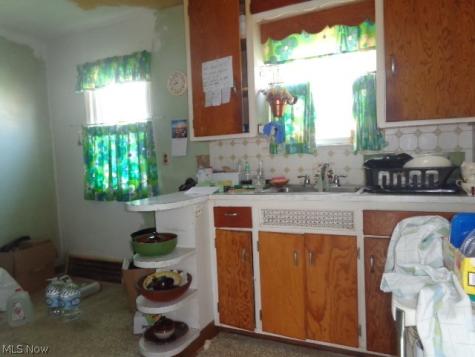 448 E 328th Street Willowick OH 44095
