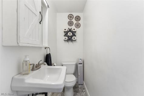 2369 Frederick Drive Cuyahoga Falls OH 44221