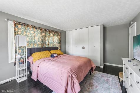 2369 Frederick Drive Cuyahoga Falls OH 44221