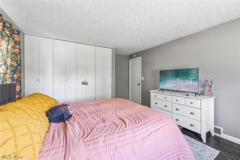 2369 Frederick Drive Cuyahoga Falls OH 44221