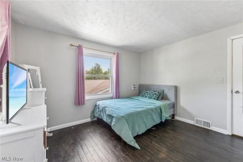2369 Frederick Drive Cuyahoga Falls OH 44221