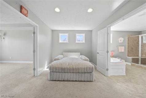 18079 Clare Court Strongsville OH 44149