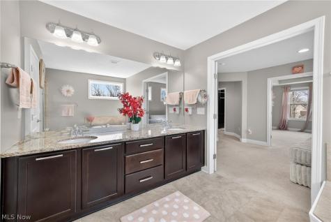 18079 Clare Court Strongsville OH 44149